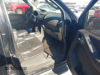 2007 Nissan Pathfinder S z VIN 5N1AR18U37C632647, wystawiony jako IAAI lot #41852844 z przebiegiem 229 775 mil mil oraz . Historia ofert i sprzedaży dostępna na DreamBid. Obrazek 5.