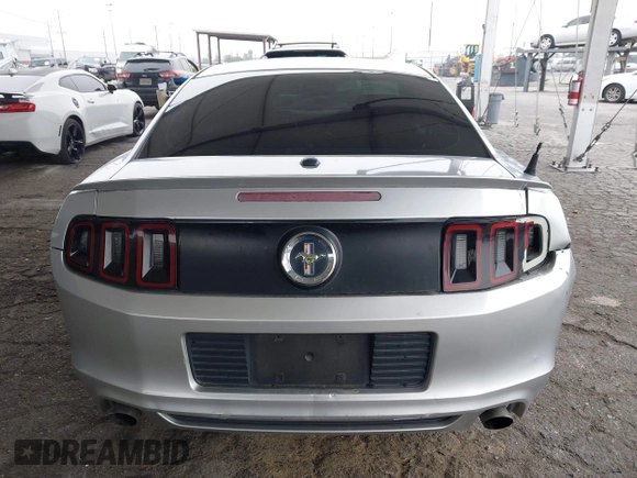 2014 Ford Mustang V6 z VIN 1ZVBP8AM3E5295137, wystawiony jako IAAI lot #42153393 z przebiegiem 154 878 mil mil oraz . Historia ofert i sprzedaży dostępna na DreamBid. Obrazek 16.