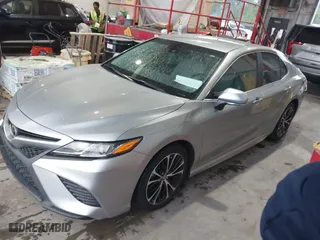 2018 Toyota Camry LE with VIN 4T1B11HK3JU113318, listed as a IAAI auction lot 41972881 with 76,420 mi miles. Bid and sale history available at carsss.com. Image 17.