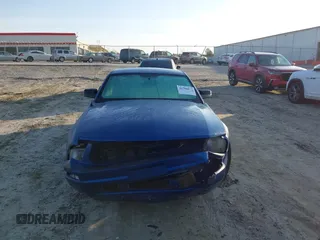 2008 Ford Mustang Deluxe z VIN 1ZVHT80N085129002, wystawiony jako IAAI lot #41796077 z przebiegiem 148 589 mil mil oraz . Historia ofert i sprzedaży dostępna na DreamBid. Obrazek 12.