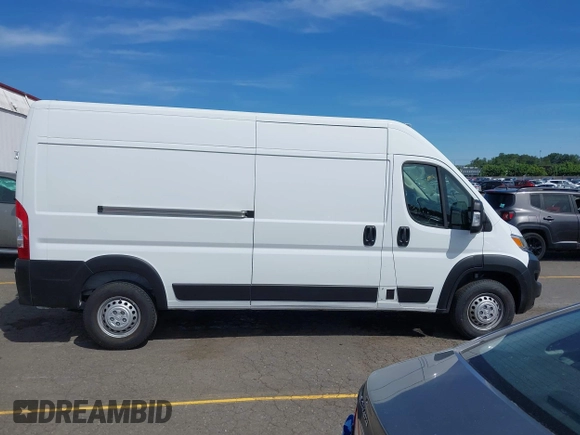 2025 Ram ProMaster Cargo Tradesman with VIN 3C6LRVDG5SE519201, listed as a IAAI auction lot 42207796 with 9,624 mi miles and . Bid and sale history available at DreamBid. Image 13.