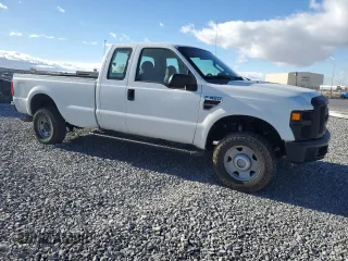 2008 Ford F-350 XL with VIN 1FTWX31R58ED57984, listed as a Copart auction lot 43121415 with 182,945 mi miles and Salvage Title. Bid and sale history available at DreamBid. Image 4.