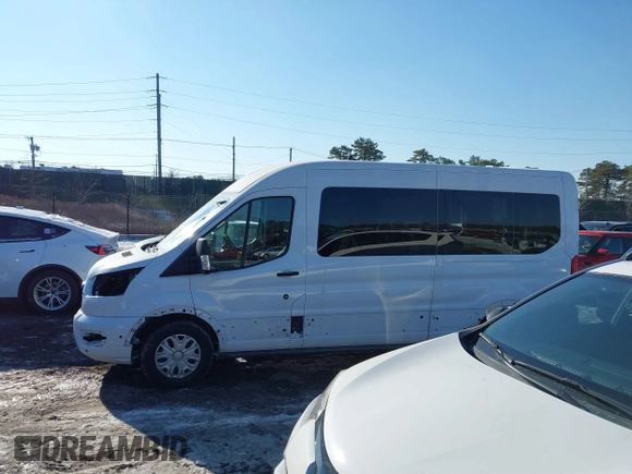 2024 Ford Transit Passenger XL with VIN 1FBAX2C85RKA16018, listed as a IAAI auction lot 41400715 with 13,842 mi miles. Bid and sale history available at carsss.com. Image 14.