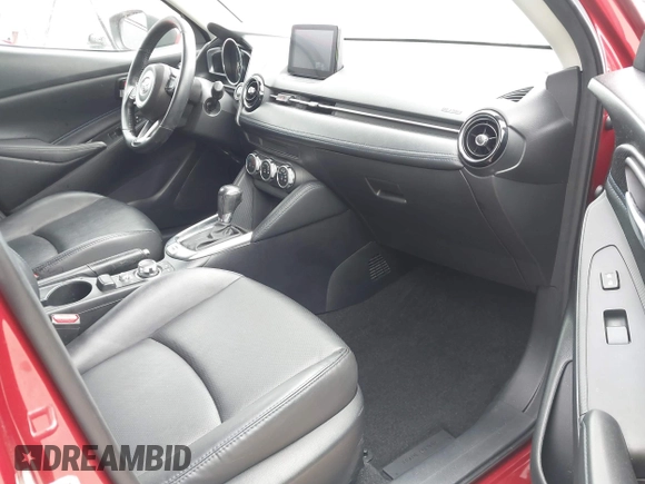 2019 Toyota Yaris L z VIN 3MYDLBYV6KY511548, wystawiony jako IAAI lot #41725445 z przebiegiem 62 628 mil mil oraz . Historia ofert i sprzedaży dostępna na DreamBid. Obrazek 5.