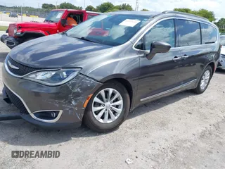 2017 Chrysler Pacifica Touring L z VIN 2C4RC1BG9HR613024, wystawiony jako IAAI lot #42112148 z przebiegiem 125 898 mil mil oraz . Historia ofert i sprzedaży dostępna na DreamBid. Obrazek 17.