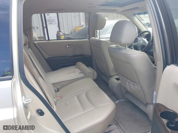 2002 Toyota Highlander with VIN JTEGF21A420069448, listed as a IAAI auction lot 42071939 with 153,152 mi miles. Bid and sale history available at carsss.com. Image 8.