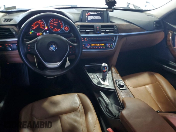 2015 BMW 3 Series 328i xDrive z VIN WBA3B5C54FP653519, wystawiony jako Copart lot #62698055 z przebiegiem 105 655 mil mil oraz Czysty tytuł • Clean title. Historia ofert i sprzedaży dostępna na DreamBid. Obrazek 8.