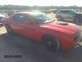 2016 Dodge Challenger R/T Scat Pack z VIN 2C3CDZFJ8GH351819, wystawiony jako IAAI lot #41196415 z przebiegiem 113 311 mil mil oraz . Historia ofert i sprzedaży dostępna na DreamBid. Obrazek 1.