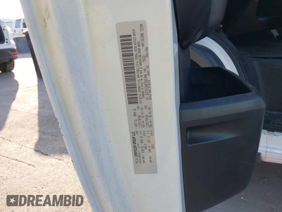2015 Ram ProMaster Cargo z VIN 3C6TRVDG8FE501040, wystawiony jako IAAI lot #41973468 z przebiegiem 151 465 mil mil oraz . Historia ofert i sprzedaży dostępna na DreamBid. Obrazek 9.