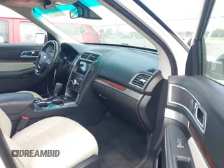 2017 Ford Explorer Platinum с VIN 1FM5K8HT6HGA45763, выставлен на аукционе IAAI как лот 42681207 с пробегом 152 091 миль миль и . История ставок и продаж доступна на DreamBid. Изображение 5.