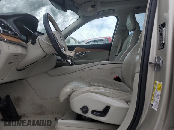 2016 Volvo XC90 T6 Inscription with VIN YV4A22PL4G1036253, listed as a Copart auction lot 42714645 with 130,207 mi miles and Clean Title. Bid and sale history available at carsss.com. Image 7.