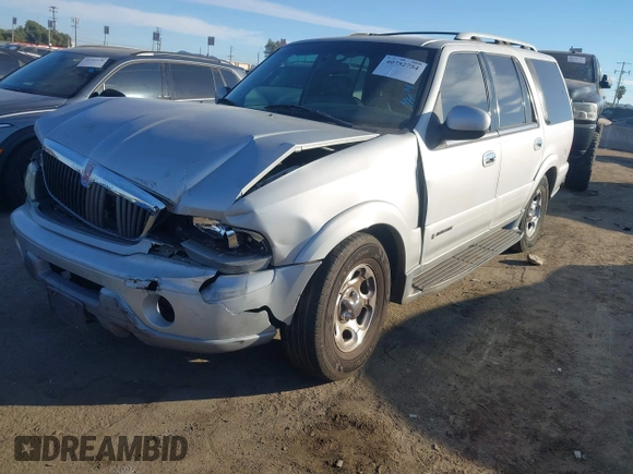 2000 Lincoln Navigator z VIN 5LMEU27A2YLJ32507, wystawiony jako IAAI lot #40752754 z przebiegiem Nie podano mil oraz . Historia ofert i sprzedaży dostępna na DreamBid. Obrazek 16.