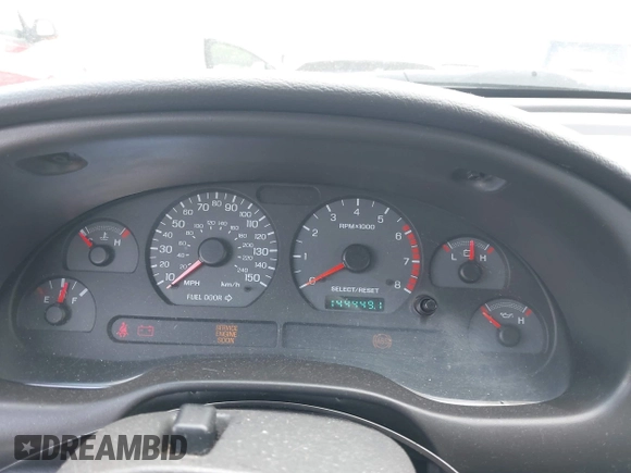 2000 Ford Mustang GT z VIN 1FAFP45X8YF247199, wystawiony jako IAAI lot #42188723 z przebiegiem 144 449 mil mil oraz . Historia ofert i sprzedaży dostępna na DreamBid. Obrazek 7.