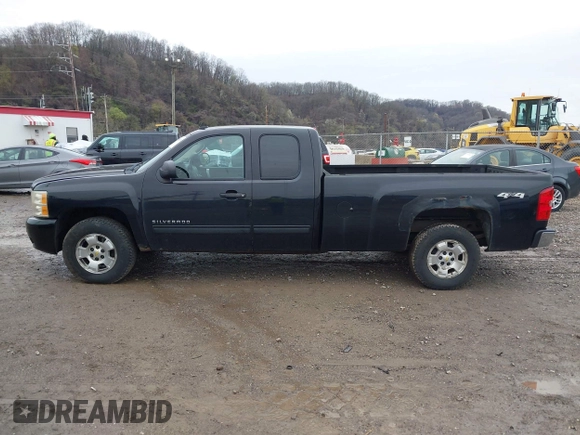 2011 Chevrolet Silverado 1500 LT with VIN 1GCRKSE07BZ441855, listed as a IAAI auction lot 41958383 with 222,990 mi miles and . Bid and sale history available at DreamBid. Image 14.