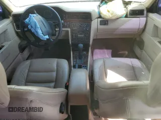 1996 Volvo 850 с VIN YV1LS5722T1270951, выставлен на аукционе Copart как лот 74127824 с пробегом 23 393 миль миль и Списание • Salvage title. История ставок и продаж доступна на DreamBid. Изображение 8.