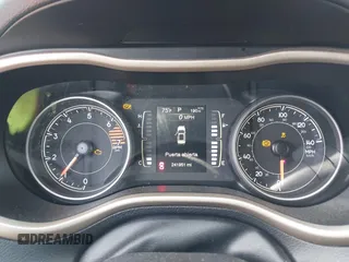 2018 Jeep Cherokee Latitude с VIN 1C4PJLCB9JD556540, выставлен на аукционе IAAI как лот 42282672 с пробегом 241 951 миль миль и . История ставок и продаж доступна на DreamBid. Изображение 7.