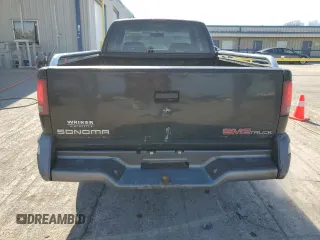 1996 GMC Sonoma SLS with VIN 1GTCS19XXT8530270, listed as a Copart auction lot 45520675 with 263,828 mi miles and Salvage Title. Bid and sale history available at carsss.com. Image 6.