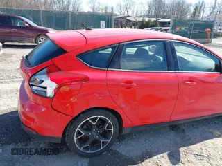 2013 Ford Focus SE with VIN 1FADP3K28DL180271, listed as a IAAI auction lot 41709369 with 121,823 mi miles. Bid and sale history available at carsss.com. Image 6.
