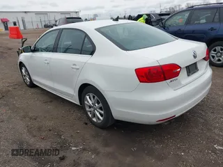 2013 Volkswagen Jetta Sedan SE w/Convenience/Sunroof with VIN 3VWDX7AJ4DM295360, listed as a IAAI auction lot 41945387 with 93,465 mi miles. Bid and sale history available at carsss.com. Image 3.