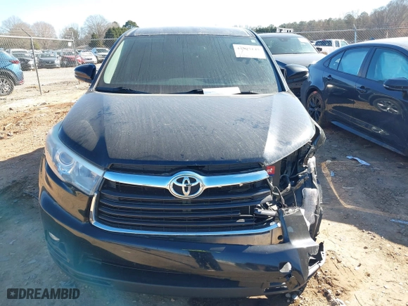 2015 Toyota Highlander LE with VIN 5TDBKRFH0FS210916, listed as a IAAI auction lot 41695145 with 123,236 mi miles. Bid and sale history available at carsss.com. Image 12.