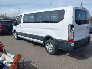 2024 Ford Transit Passenger XL с VIN 1FBAX2Y82RKA83460, выставлен на аукционе IAAI как лот 41840551 с пробегом 19 106 миль миль и . История ставок и продаж доступна на DreamBid. Изображение 3.