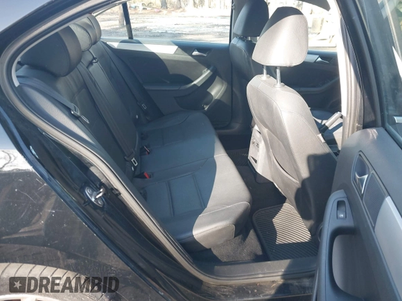 2012 Volkswagen Jetta Sedan SEL w/Sunroof with VIN 3VWLX7AJ2CM409673, listed as a IAAI auction lot 41860309 with 186,661 mi miles. Bid and sale history available at carsss.com. Image 8.