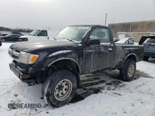 1998 Toyota Tacoma with VIN 4TAPM62N6WZ124515, listed as a Copart auction lot 45937355 with 201,773 mi miles and Salvage title. Bid and sale history available at DreamBid. Image 1.