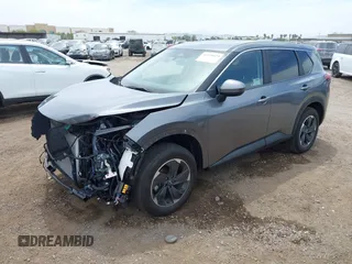 2024 Nissan Rogue SV z VIN JN8BT3BA6RW005788, wystawiony jako IAAI lot #42228429 z przebiegiem 6 097 mil mil oraz . Historia ofert i sprzedaży dostępna na DreamBid. Obrazek 2.