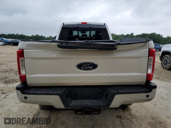 2019 Ford F-350 XL with VIN 1FT8W3BT4KEG86558, listed as a Copart auction lot 59364425 with 152,253 mi miles and Salvage title. Bid and sale history available at DreamBid. Image 6.