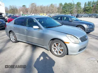 2006 Infiniti G35 with VIN JNKCV51F56M615982, listed as a IAAI auction lot 42110251 with 184,107 mi miles. Bid and sale history available at carsss.com. Image 1.