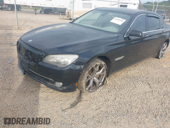2010 BMW 7 Series 750Li xDrive z VIN WBAKC8C54ACY68974, wystawiony jako IAAI lot #42183526 z przebiegiem 80 415 mil mil oraz . Historia ofert i sprzedaży dostępna na DreamBid. Obrazek 6.