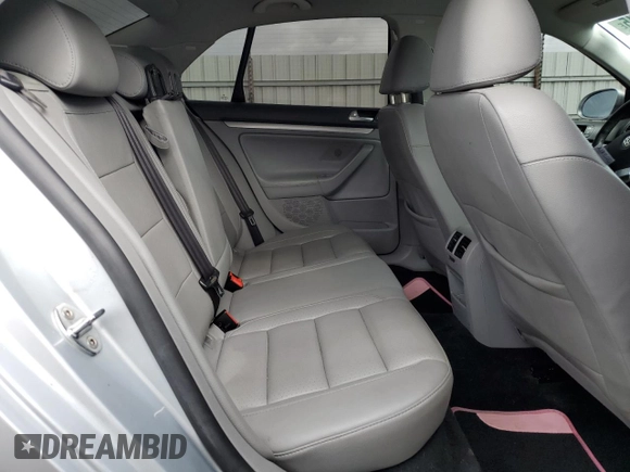2008 Volkswagen Jetta SE with VIN 3VWRZ71K78M073068, listed as a Copart auction lot 47866115 with 121,071 mi miles and Salvage title. Bid and sale history available at DreamBid. Image 10.