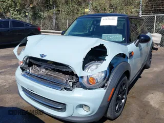 2011 MINI Hardtop with VIN WMWSU3C50BT098662, listed as a IAAI auction lot 41820600 with 109,061 mi miles and . Bid and sale history available at DreamBid. Image 12.
