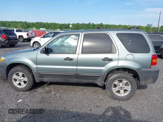 2005 Ford Escape XLT с VIN 1FMYU93165KB95125, выставлен на аукционе IAAI как лот 42227060 с пробегом 122 117 миль миль и . История ставок и продаж доступна на DreamBid. Изображение 15.