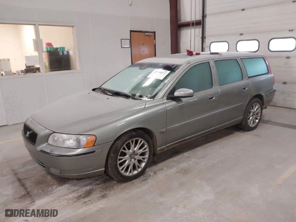 2006 Volvo V70 2.5L Turbo with VIN YV1SW592862546898, listed as a IAAI auction lot 41748032 with NaN miles. Bid and sale history available at carsss.com. Image 2.