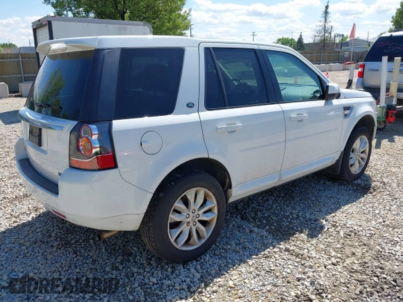 2013 Land Rover LR2 HSE Lux z VIN SALFT2BG5DH339442, wystawiony jako IAAI lot #42348872 z przebiegiem 131 043 mil mil oraz . Historia ofert i sprzedaży dostępna na DreamBid. Obrazek 4.