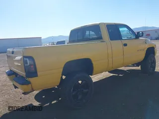 2000 Dodge 1500 with VIN 1B7HF13Z2YJ123094, listed as a IAAI auction lot 42178811 with 161,563 mi miles and . Bid and sale history available at DreamBid. Image 4.