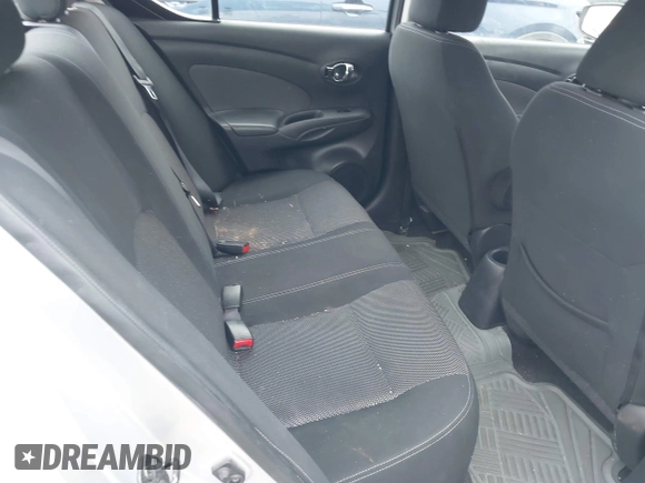 2016 Nissan Versa S z VIN 3N1CN7AP6GL868104, wystawiony jako IAAI lot #41820817 z przebiegiem 146 701 mil mil oraz . Historia ofert i sprzedaży dostępna na DreamBid. Obrazek 8.