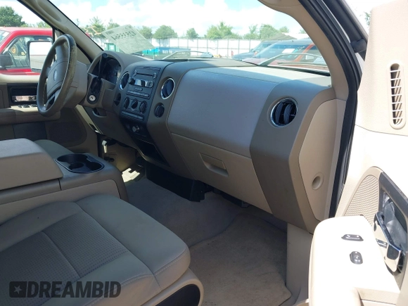 2008 Ford F-150 XLT z VIN 1FTPW12V78FB88942, wystawiony jako IAAI lot #42535564 z przebiegiem 239 965 mil mil oraz . Historia ofert i sprzedaży dostępna na DreamBid. Obrazek 5.
