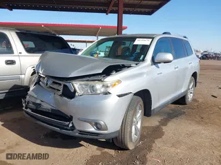 2011 Toyota Highlander Limited with VIN 5TDYK3EH9BS045001, listed as a IAAI auction lot 40718670 with 166,133 mi miles. Bid and sale history available at carsss.com. Image 17.