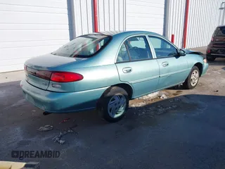 1998 Ford Escort SE with VIN 1FAFP13P8WW116840, listed as a IAAI auction lot 41329735 with 206,320 mi miles. Bid and sale history available at carsss.com. Image 4.