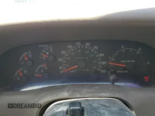 2000 Ford F-250 XL with VIN 1FTNX20F5YED86494, listed as a Copart auction lot 54193495 with 551,488 mi miles and Salvage title. Bid and sale history available at DreamBid. Image 9.