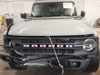 2022 Ford Bronco with VIN 1FMEE5DH4NLB88639, listed as a IAAI auction lot 41597123 with 31,897 mi miles. Bid and sale history available at carsss.com. Image 13.