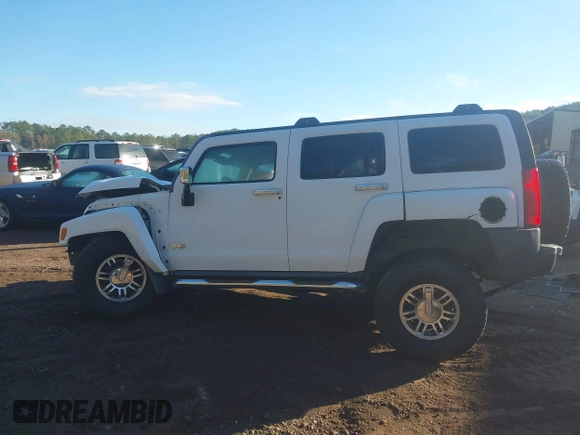2008 Hummer H3 SUV Alpha with VIN 5GTEN13L288102473, listed as a IAAI auction lot 40927581 with 213,815 mi miles. Bid and sale history available at carsss.com. Image 14.
