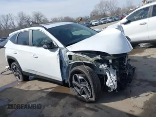 2024 Hyundai Tucson SEL z VIN 5NMJFCDE4RH351498, wystawiony jako IAAI lot #41825215 z przebiegiem 996 mil mil oraz . Historia ofert i sprzedaży dostępna na DreamBid. Obrazek 1.