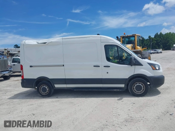 2019 Ford Transit z VIN 1FTYR2CM9KKB07381, wystawiony jako IAAI lot #42506233 z przebiegiem 96 311 mil mil oraz . Historia ofert i sprzedaży dostępna na DreamBid. Obrazek 13.