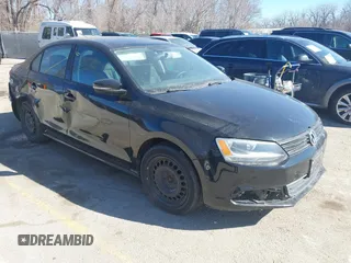 2012 Volkswagen Jetta SE с VIN 3VWDX7AJXCM073243, выставлен на аукционе IAAI как лот 41600202 с пробегом 121 281 миль миль и . История ставок и продаж доступна на DreamBid. Изображение 1.
