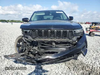2023 Jeep Grand Cherokee Limited with VIN 1C4RJGBG2PC513119, listed as a Copart auction lot 57884335 with 33,937 mi miles and Non repairable. Bid and sale history available at DreamBid. Image 5.