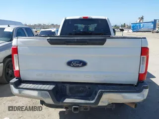 2018 Ford F-250 XL with VIN 1FT7W2B60JEB51984, listed as a IAAI auction lot 42282958 with 76,521 mi miles and . Bid and sale history available at DreamBid. Image 16.