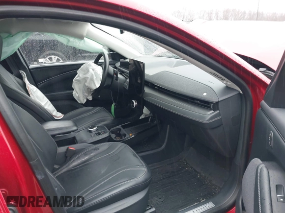 2021 Ford Mustang Mach-E Premium с VIN 3FMTK3SU7MMA51535, выставлен на аукционе IAAI как лот 41965460 с пробегом Не указан миль и . История ставок и продаж доступна на DreamBid. Изображение 5.